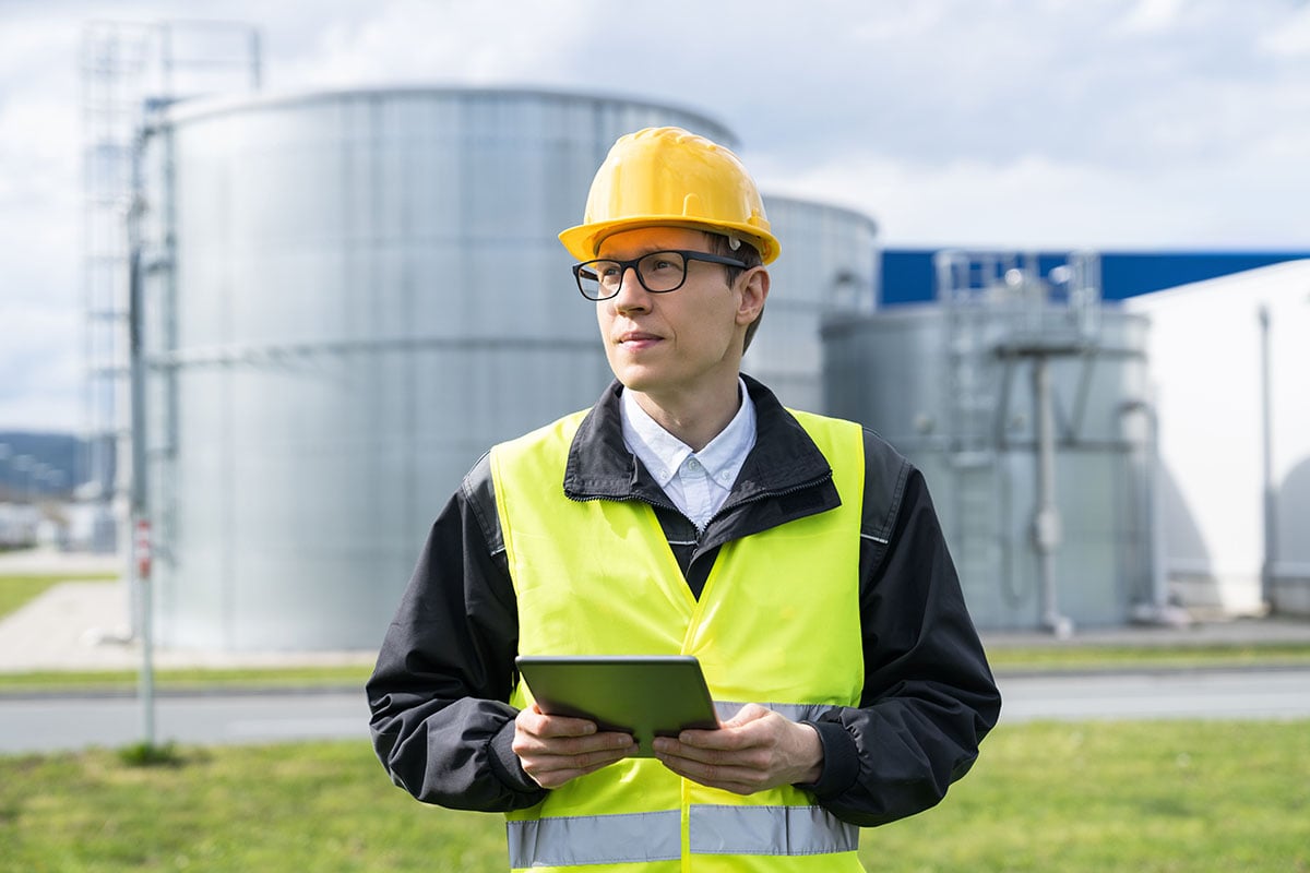 shutterstock_male engineer_SMS Control